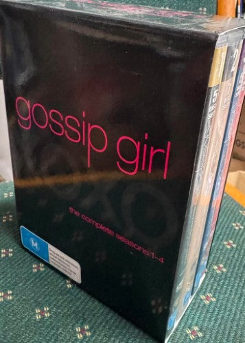 Gossip Girl (Coomplete Seasons 1-4 Box Set)